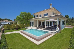 Modernes Ferienhaus in Alcdia mit Grill und Terrasse
